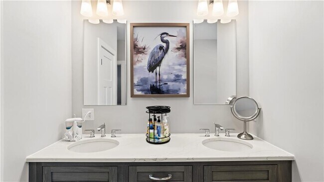 Building Photo - 1241 Saugatucket Rd