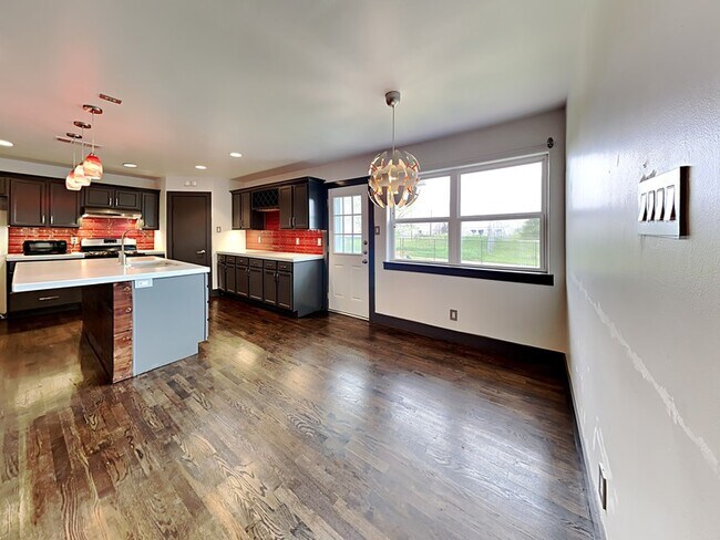 Building Photo - 2307 Cardinal Ln