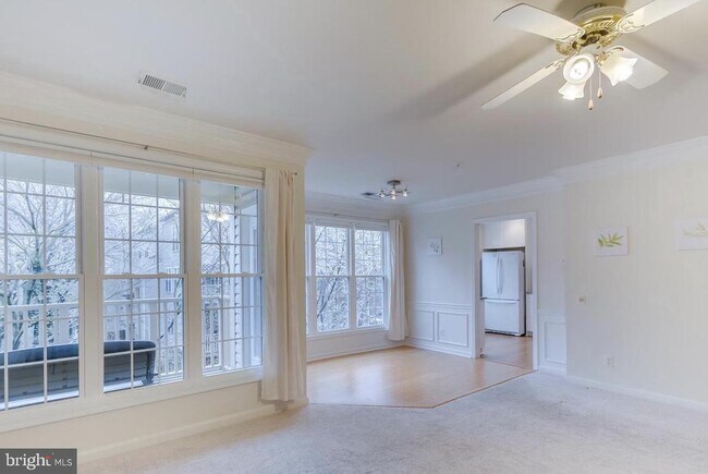 Building Photo - 7046 Falls Reach Dr