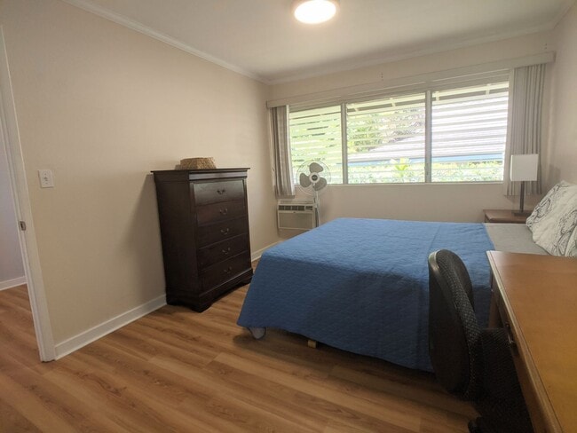Building Photo - Fully Furnished Waialae Gardens 2 Bed/2 ba...
