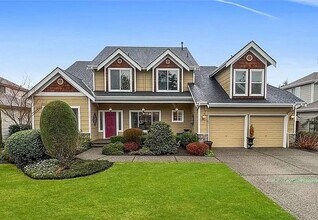 Building Photo - Elegant four-bedroom home located in desir...