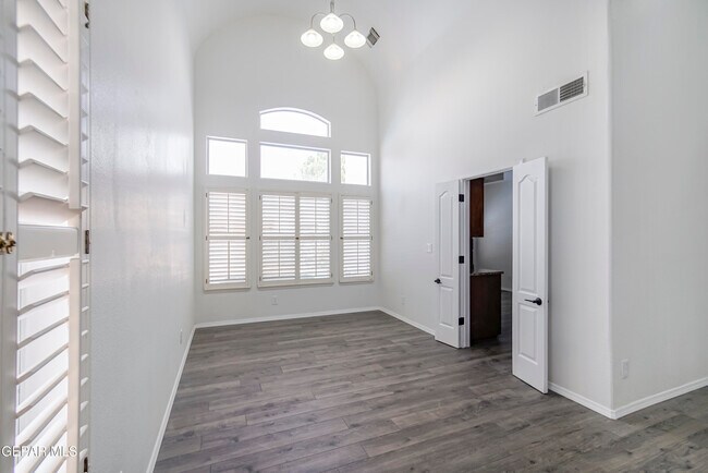 Building Photo - 6529 Jim De Groat Dr
