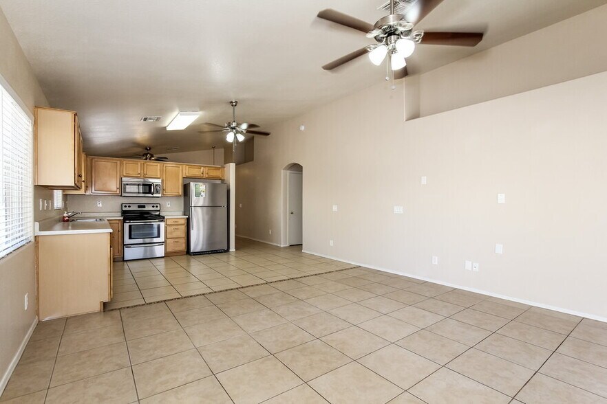 Building Photo - 3618 W Tina Ln