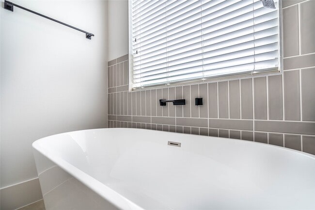 Building Photo - 5738 Barbara Rose Ln