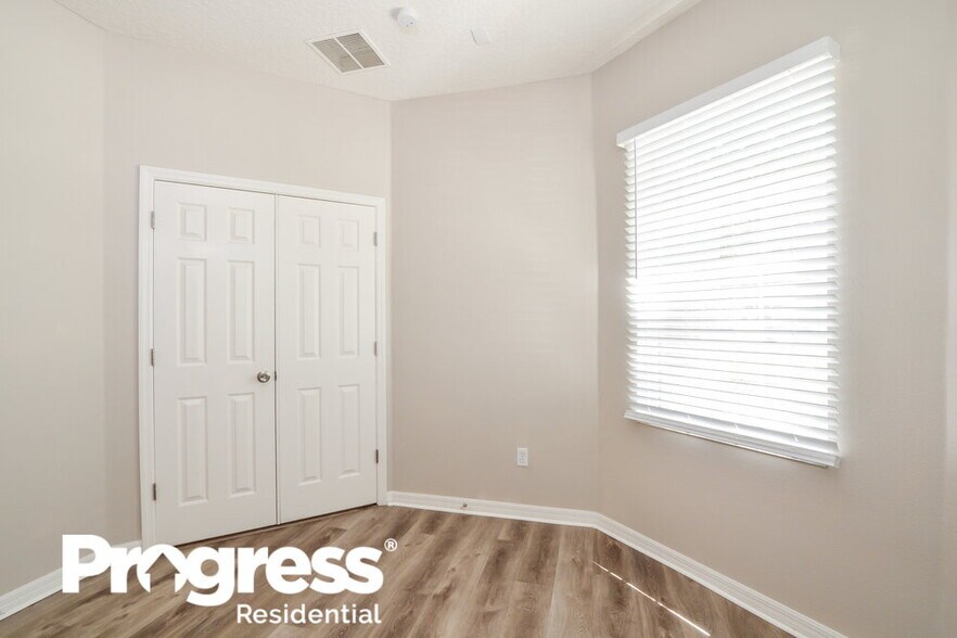 Building Photo - 9924 Autumn Creek Ln