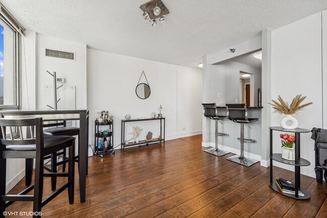 Building Photo - 440 N Wabash Ave