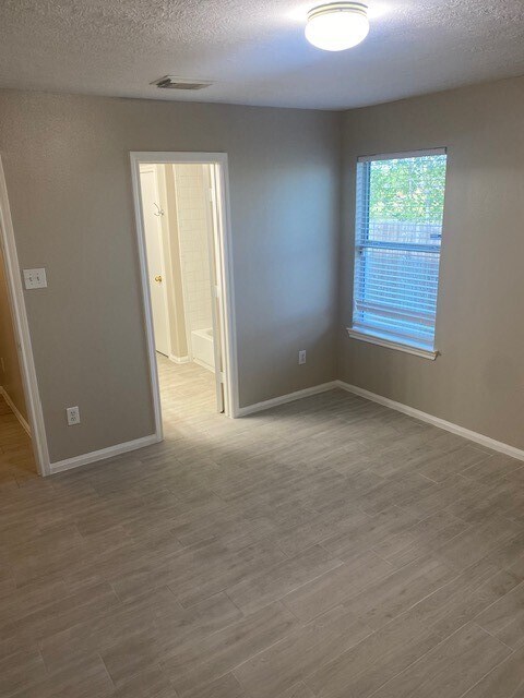 Building Photo - 13543 Ambrose St