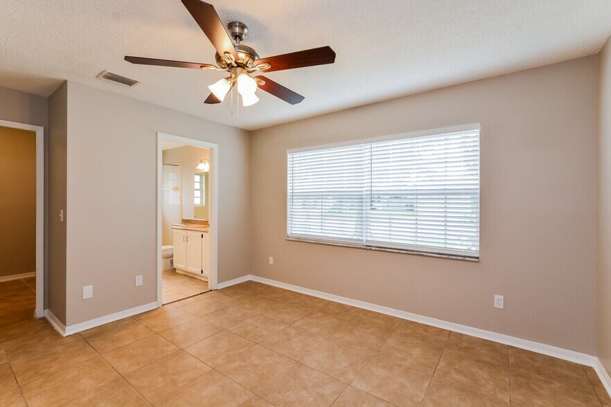 Building Photo - 201 Whiterapids Ct