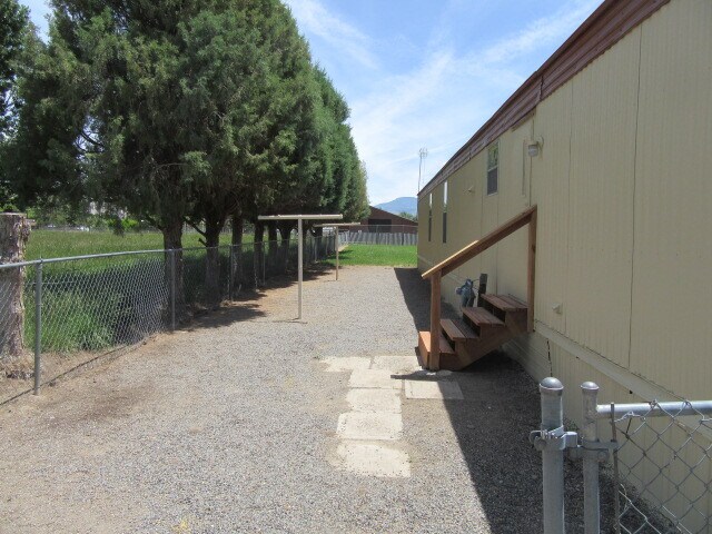 Building Photo - 644 31 Rd