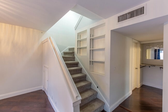 Building Photo - 103 Weybridge Cir
