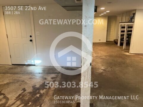 Building Photo - 3507 SE 22nd Ave