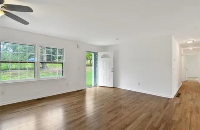 Building Photo - 2260 Pilgrim Mill Rd