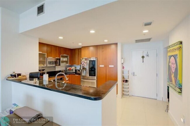 Building Photo - 7901 Hispanola Ave