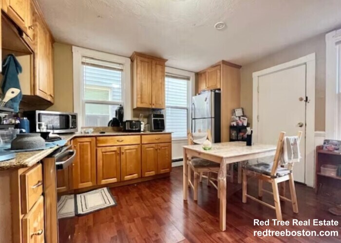 Unit 2 - 6 Eldora St