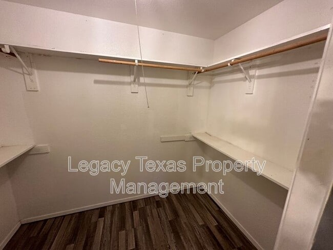 Building Photo - 7185 Retta Mansfield Rd