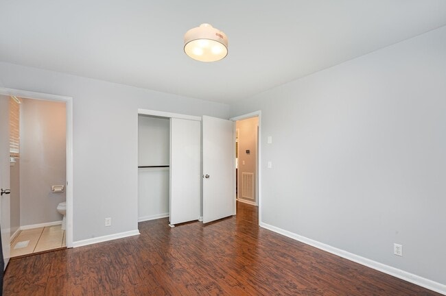 Building Photo - 138 Lakeside Park Dr