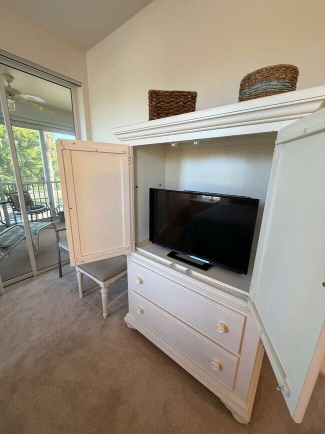 Building Photo - 17020 Willowcrest Way