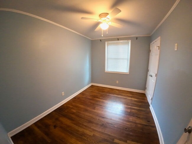 Building Photo - 3/1 Brick Home Near USA Campus w/ Carport & Fenced-In yard