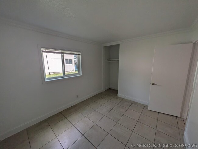 Building Photo - 817 Lighthouse Dr