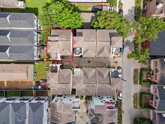 Building Photo - 5644 Larkin St