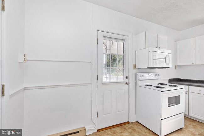 Building Photo - 702 S Braddock St