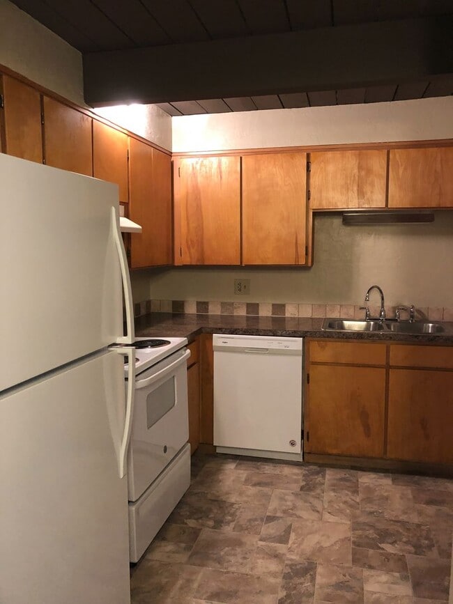 Building Photo - 3494-3498 Onyx Pl