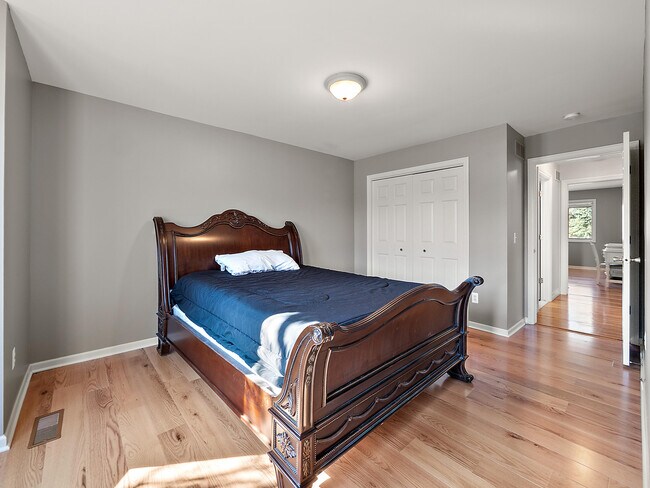 Building Photo - 50247 Cheltenham Dr