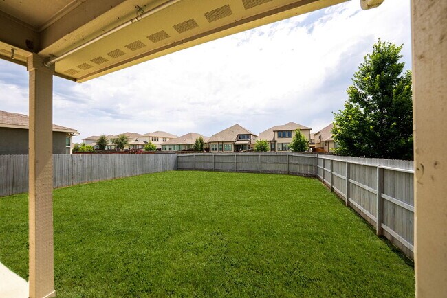 Building Photo - Beautifully Upgraded 3-Bedroom Home for Re...