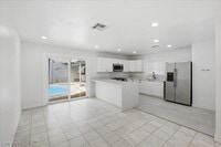 Building Photo - 4013 Esmeralda Ave