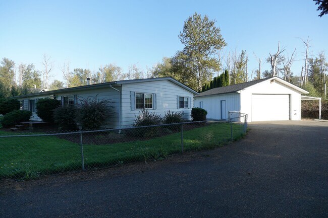 Building Photo - 432 4th Ave SE