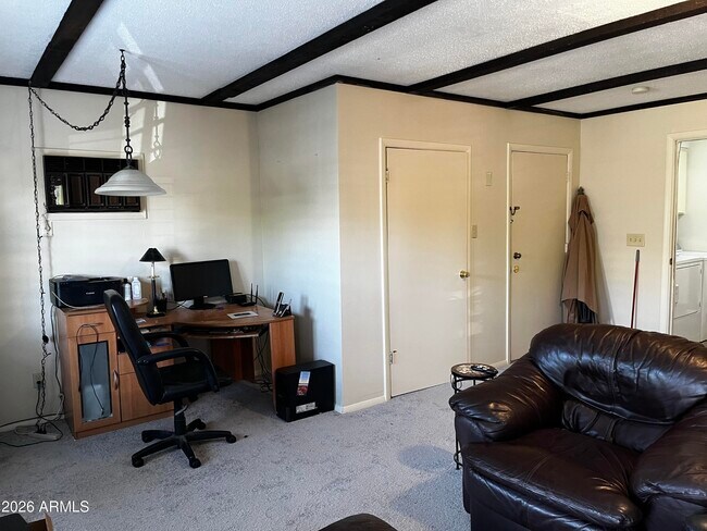 Building Photo - 6851 E Golden Hills Way