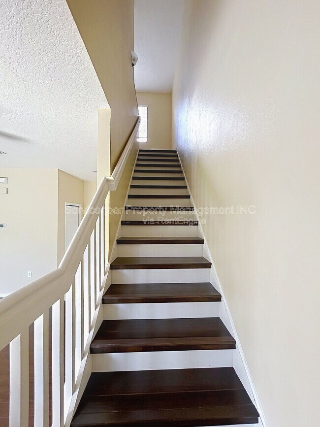 Building Photo - 8528 Sandpiper Ridge Ave