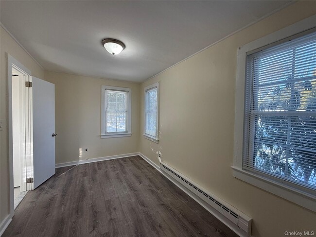 Building Photo - 6 Bayberry Ln