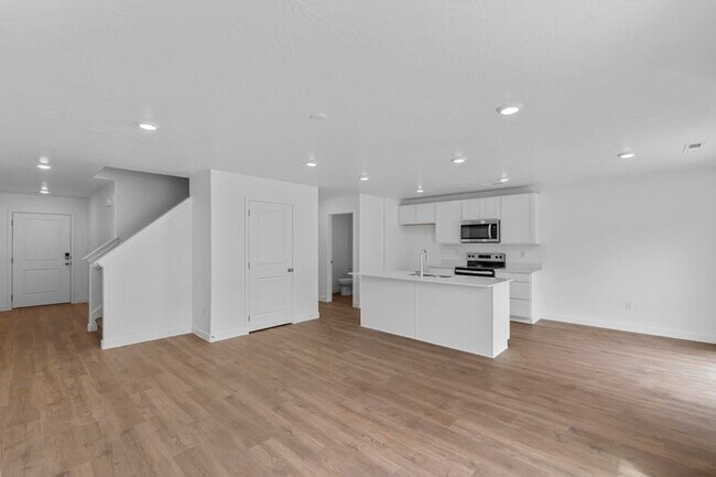 Building Photo - 2133 Wolverine Wy