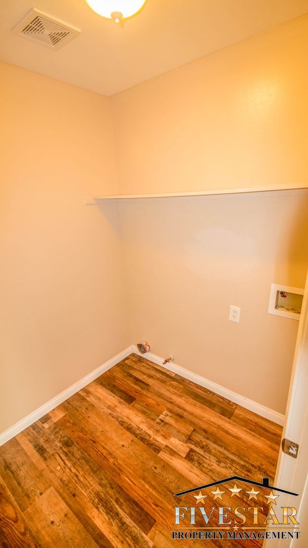 Building Photo - House for Rent in SouthWest Bakersfield