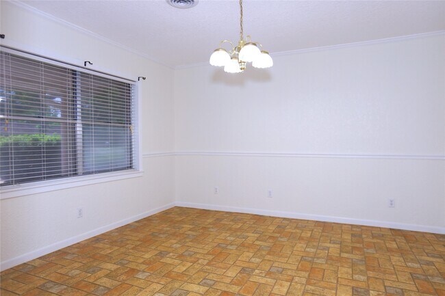 Building Photo - 115 Irwin Rd