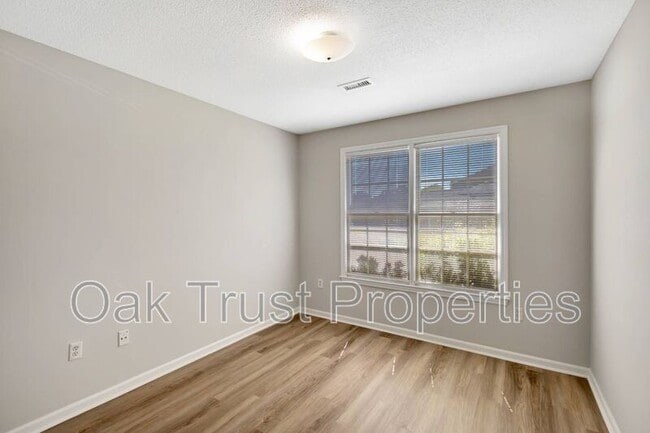 Building Photo - 4428 N Shirley Dr