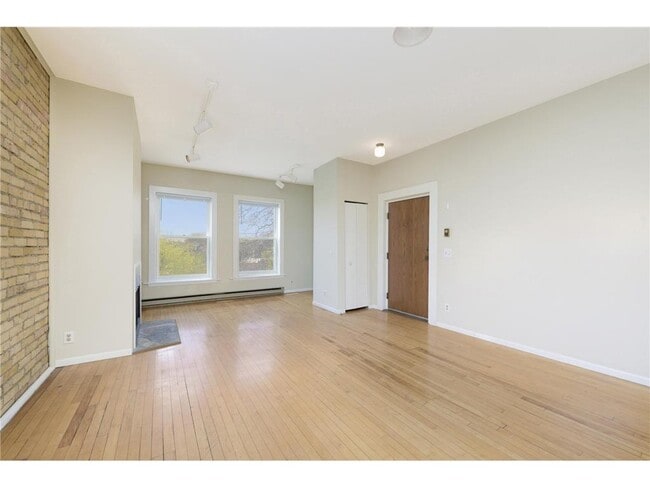 Building Photo - 2421 Emerson Ave S