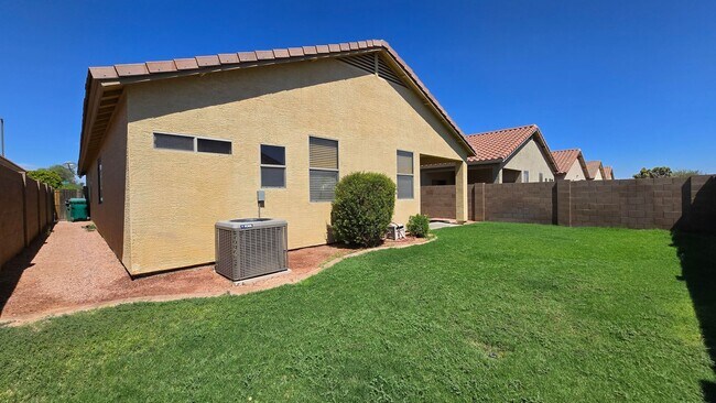 Building Photo - 12523 W Estero Ln