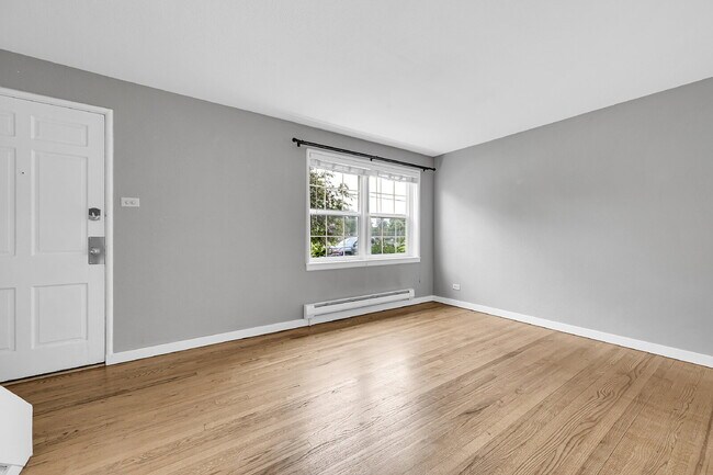 Building Photo - $2,095 - Updated 2 bed/1 bathroom Denver C...