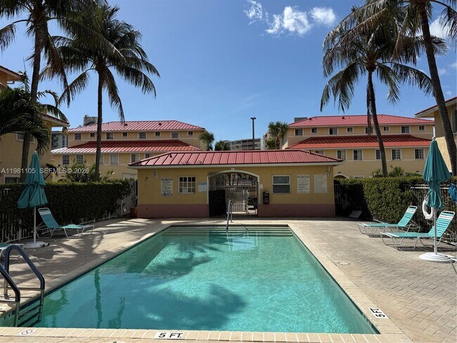 Building Photo - 2032 NE 167th St