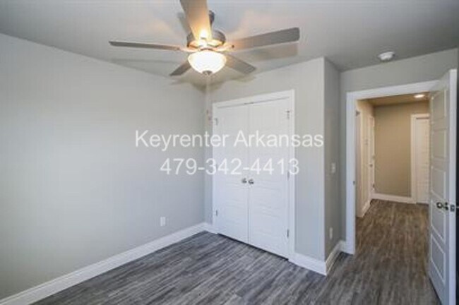Building Photo - Awesome home with great location in Rogers