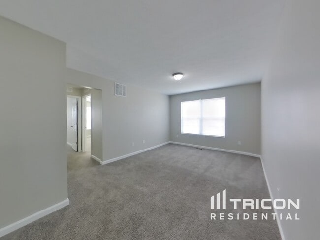 Building Photo - 2488 Shadow Bend Dr