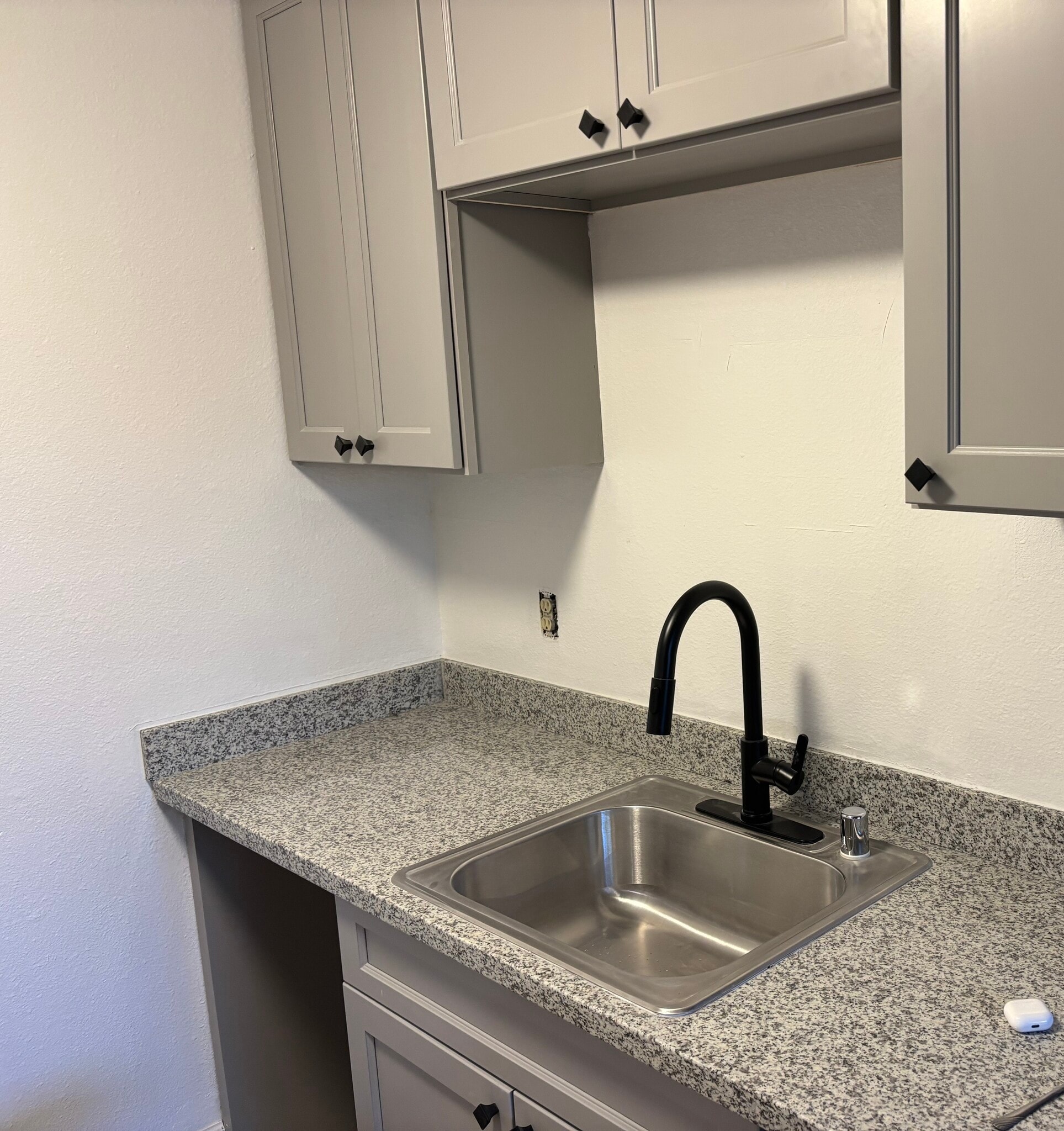 Kitchen Sink - 4332 Pacific Ave