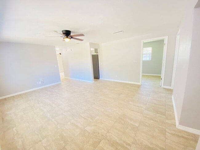 Building Photo - Beautiful 3 Bedroom House in Quiet Ormond Beach Neighborhood
