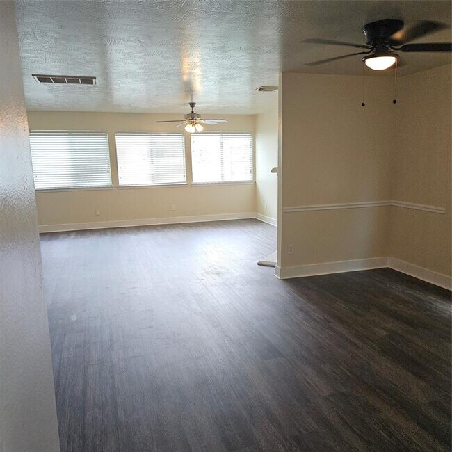 Building Photo - 20922 Young Meadows Way
