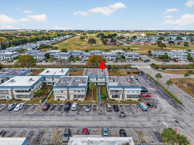 Building Photo - 195 Brittany F