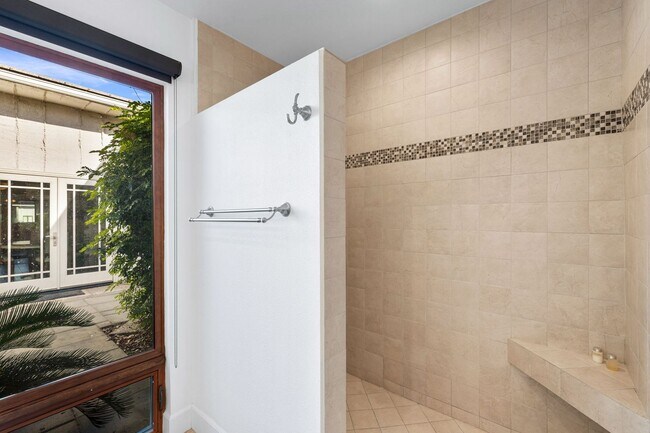 Building Photo - Luxury Golf Course Retreat in Indian Wells (Monthly Only - No Long Term)