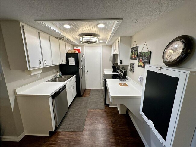 Building Photo - 6116 43rd St W