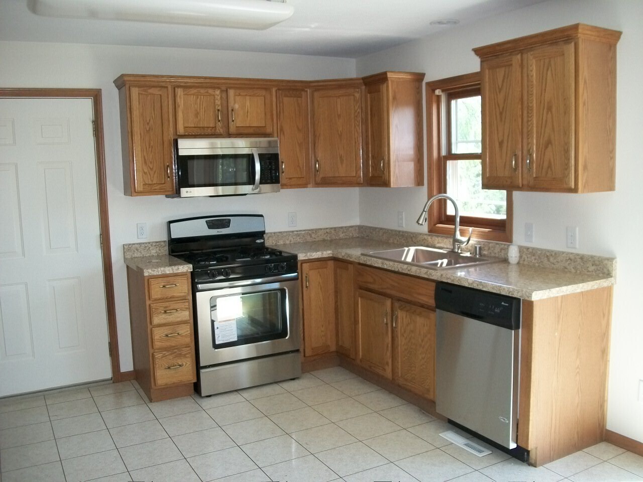 KITCHEN VIEW 1 - 540 Arrowhead Dr
